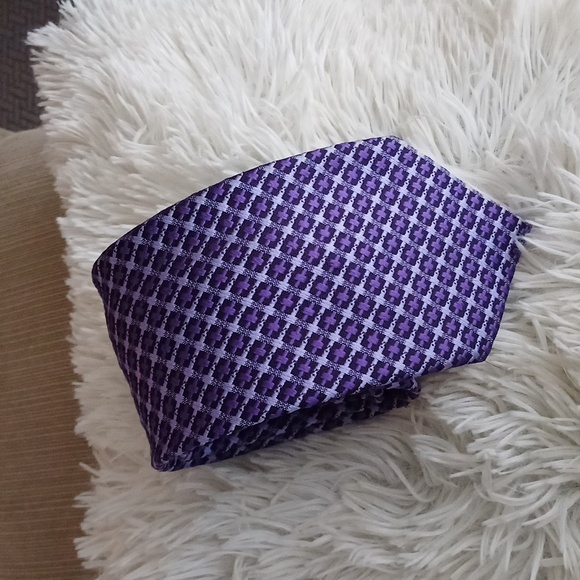 Tom Ford Other - Tom Ford 100% silk tie purple made in Italy